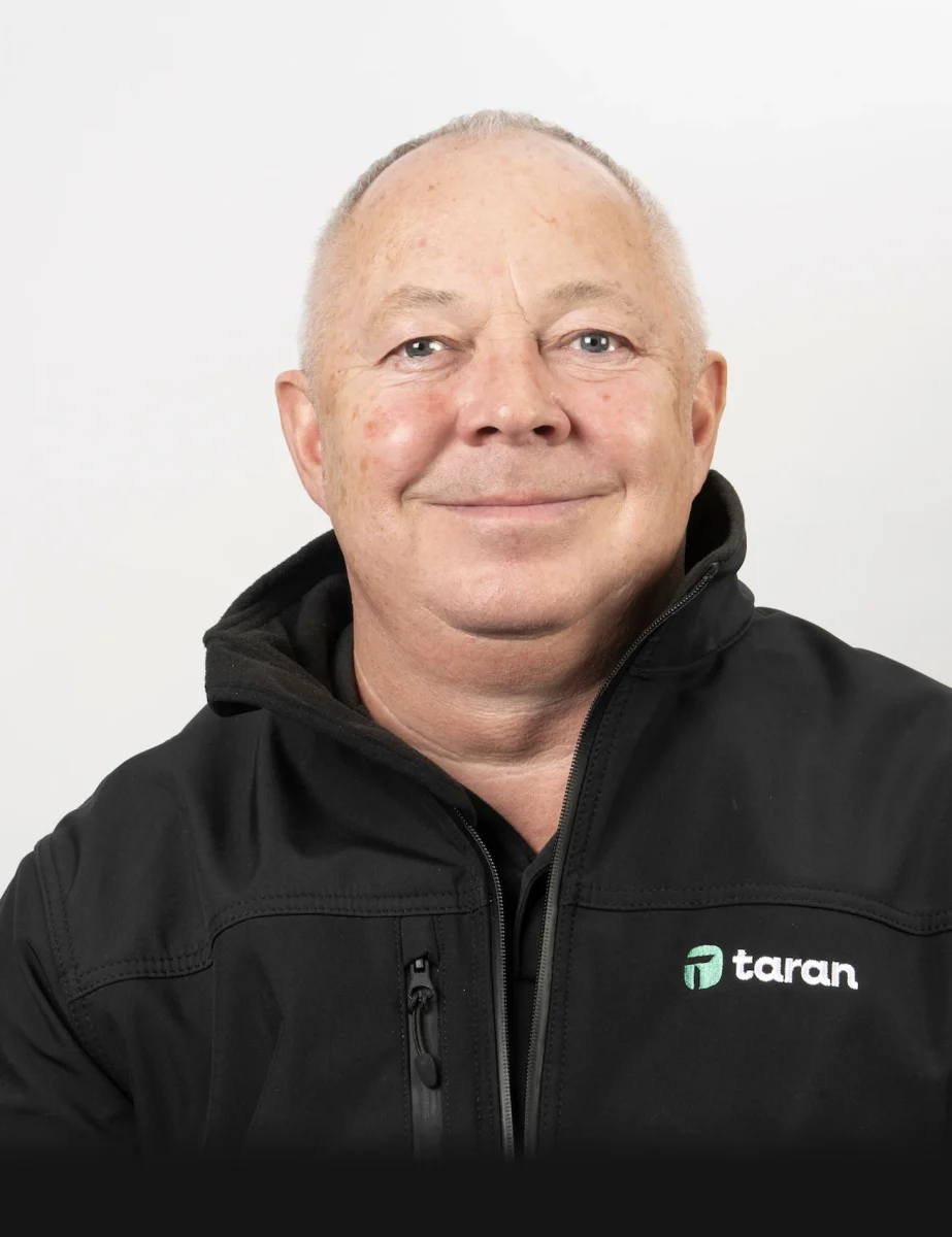 Taran bio pic - Simon